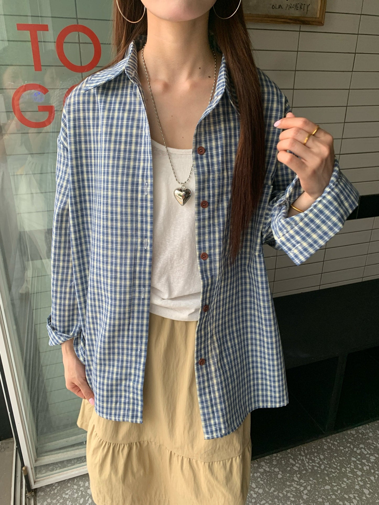 Loose-fitting blue check shirt TK0043