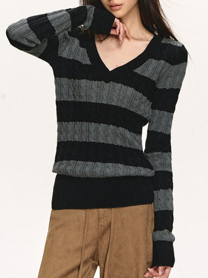 Two-tone striped V-neck top TK0381