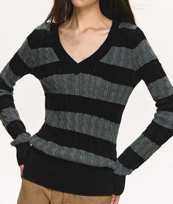 Two-tone striped V-neck top TK0381